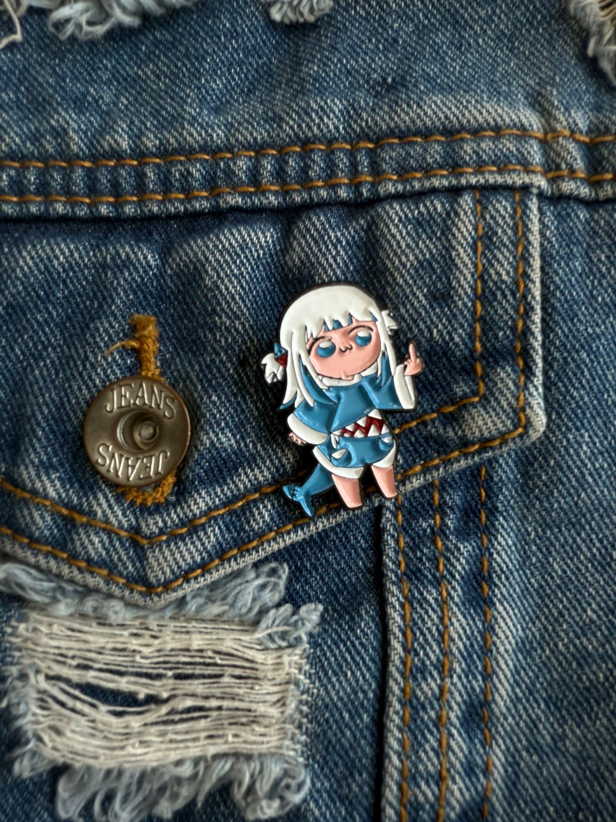 PIN DE ANIME TIBURONA