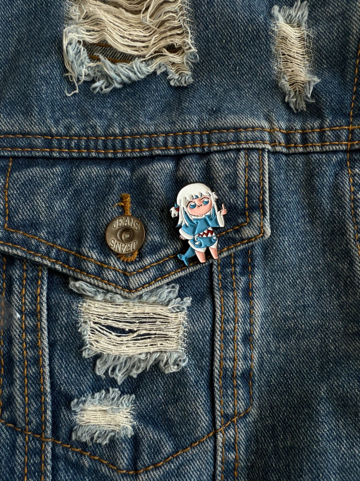PIN DE ANIME TIBURONA